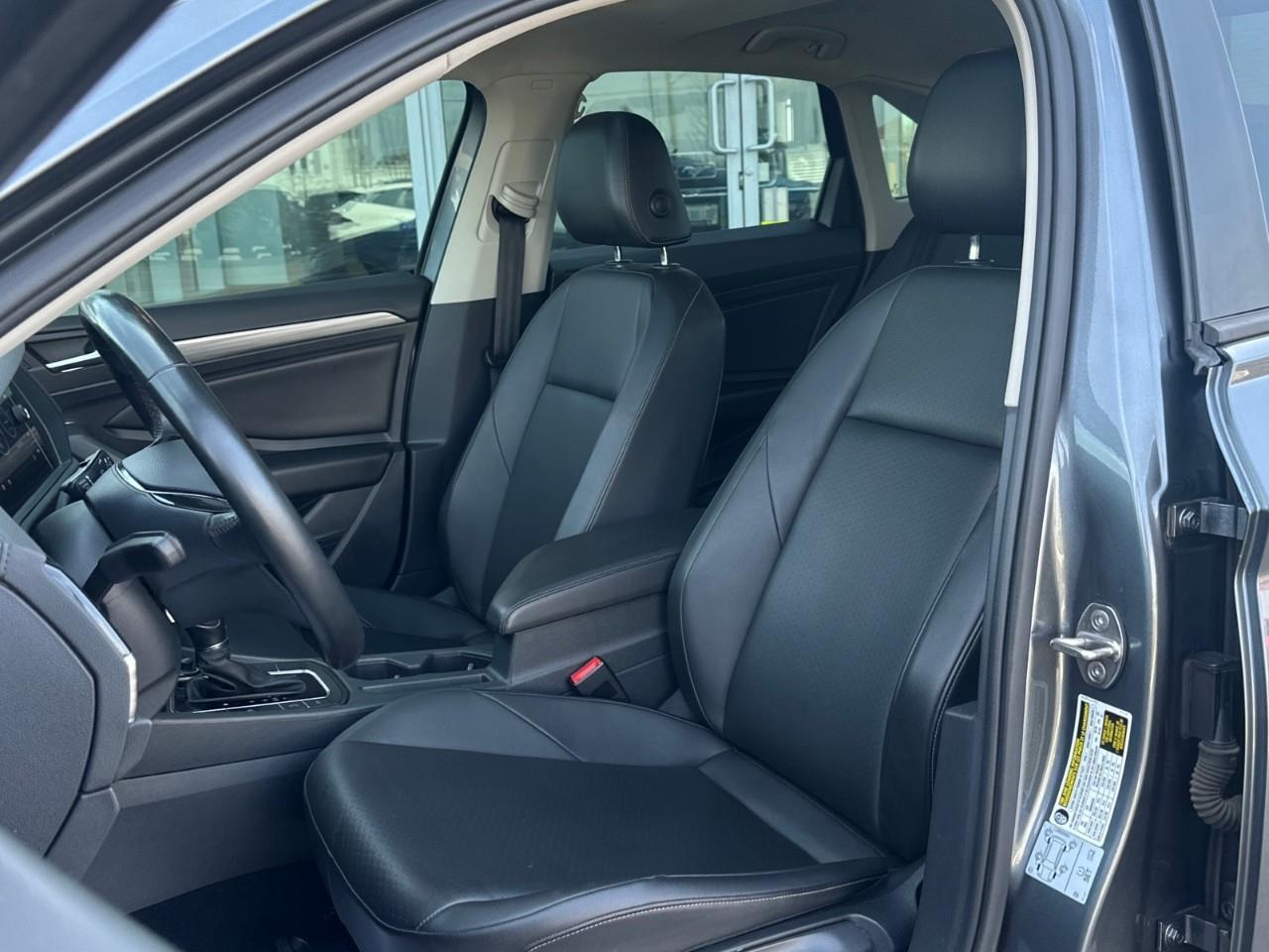 2019 Volkswagen Jetta 1.4 TSI Highline (A8) 4dr Sedan Photo
