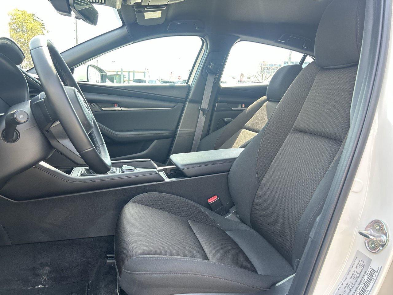 2025 Mazda Mazda3 Sport GS Auto FWD Under 7500kms! Heated Steering Wheel D Photo