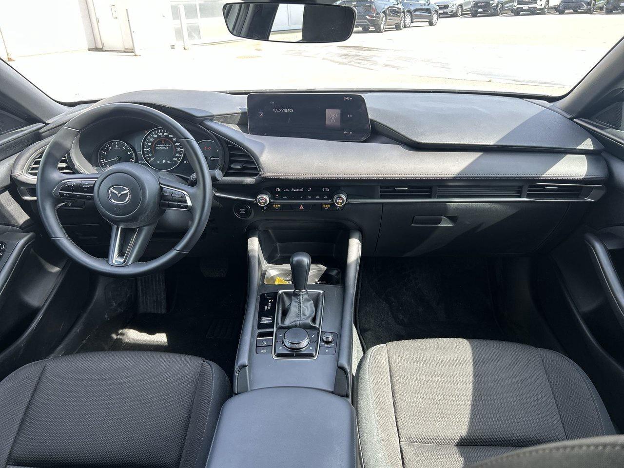 2025 Mazda Mazda3 Sport GS Auto FWD Under 7500kms! Heated Steering Wheel D Photo