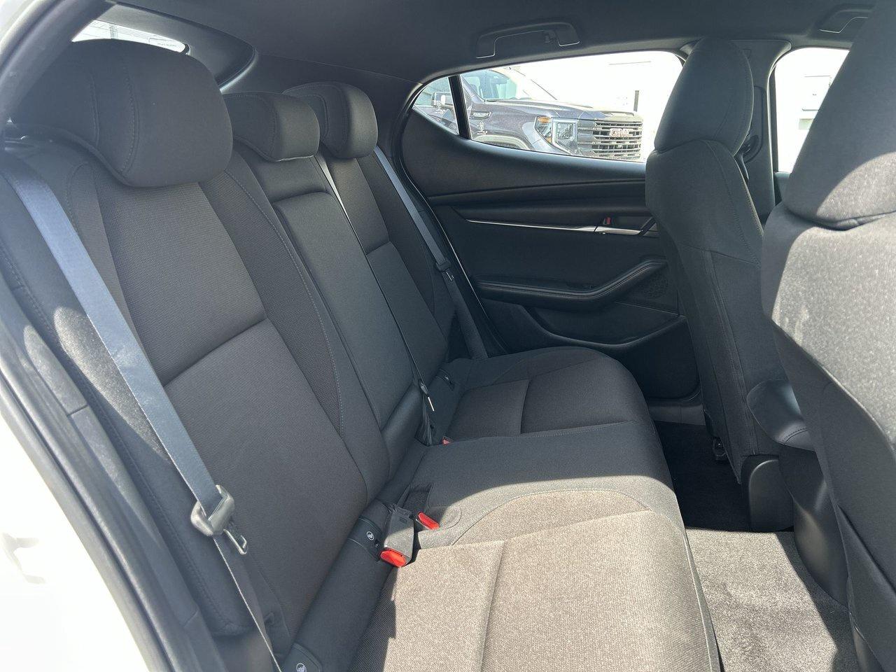 2025 Mazda Mazda3 Sport GS Auto FWD Under 7500kms! Heated Steering Wheel D Photo
