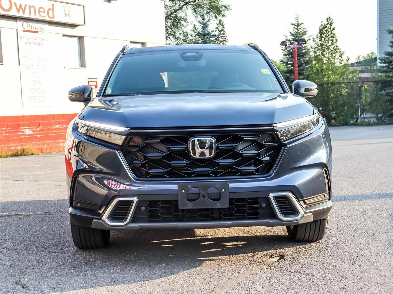 2023 Honda CR-V Hybrid Touring HYBRID SUNROOF LEATHER Photo