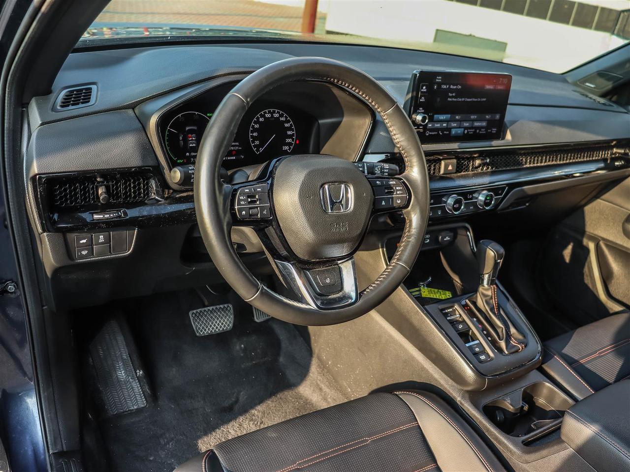 2023 Honda CR-V Hybrid Touring HYBRID SUNROOF LEATHER Photo