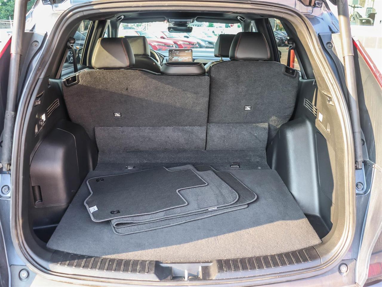2023 Honda CR-V Hybrid Touring HYBRID SUNROOF LEATHER Photo