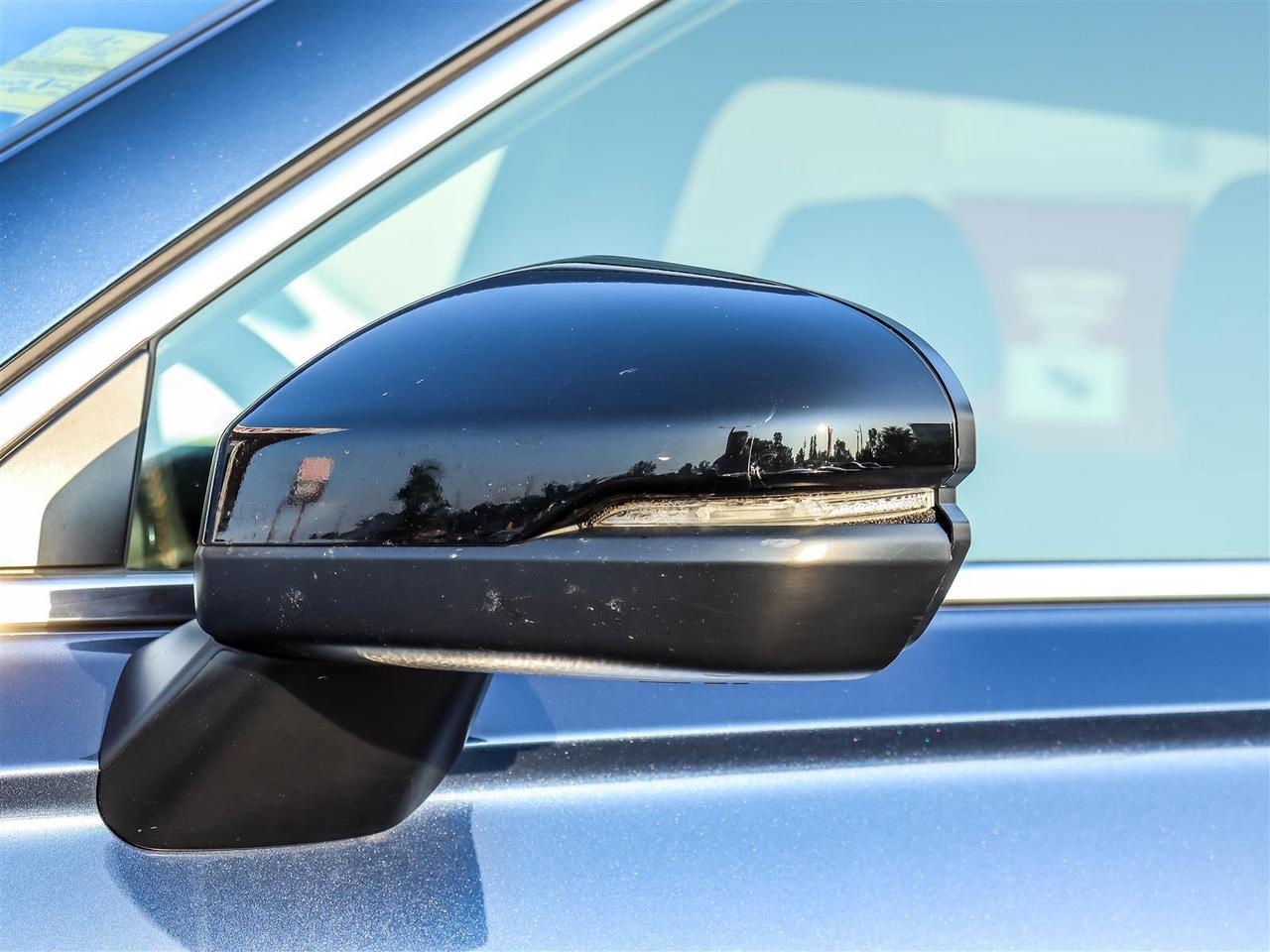 2023 Honda CR-V Hybrid Touring HYBRID SUNROOF LEATHER Photo