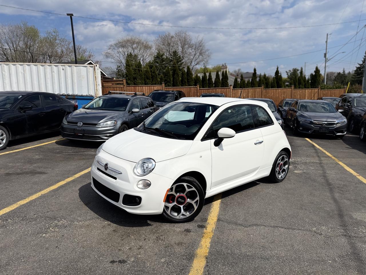 2016 Fiat 500 Sport   LOW KMS! MINT! Photo