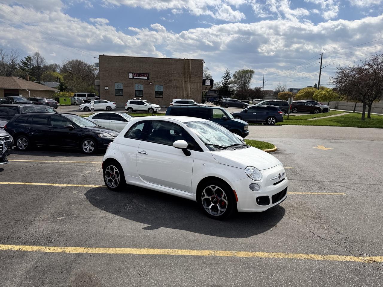 2016 Fiat 500 Sport   LOW KMS! MINT! Photo3