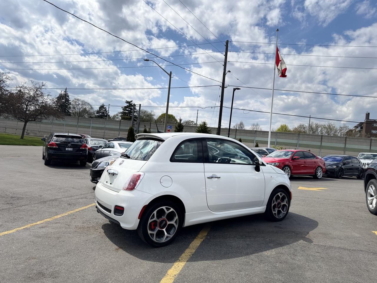 2016 Fiat 500 Sport   LOW KMS! MINT! Photo