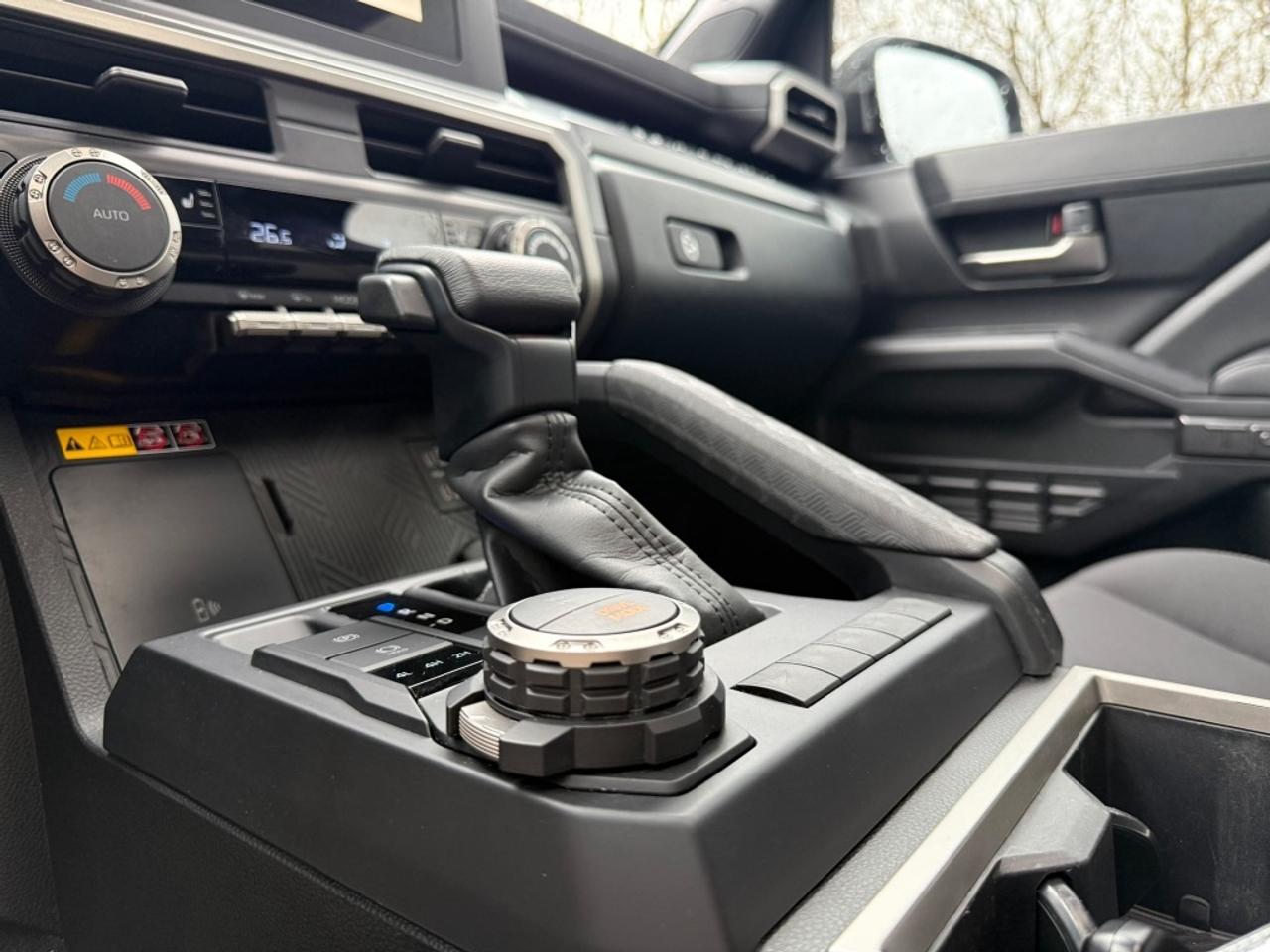 2025 Toyota Tacoma TRD SPORT ROOF WIRELESS CHARGING ONE OWNER Photo