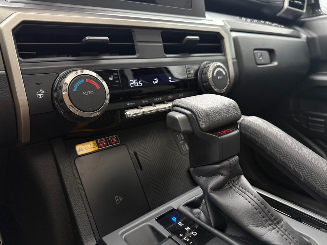 2025 Toyota Tacoma TRD SPORT ROOF WIRELESS CHARGING ONE OWNER Photo