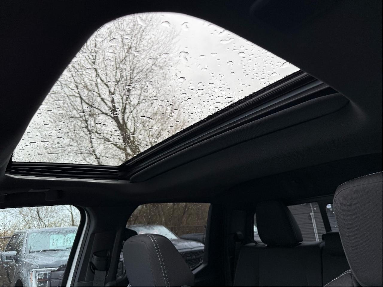 2025 Toyota Tacoma TRD SPORT ROOF WIRELESS CHARGING ONE OWNER Photo