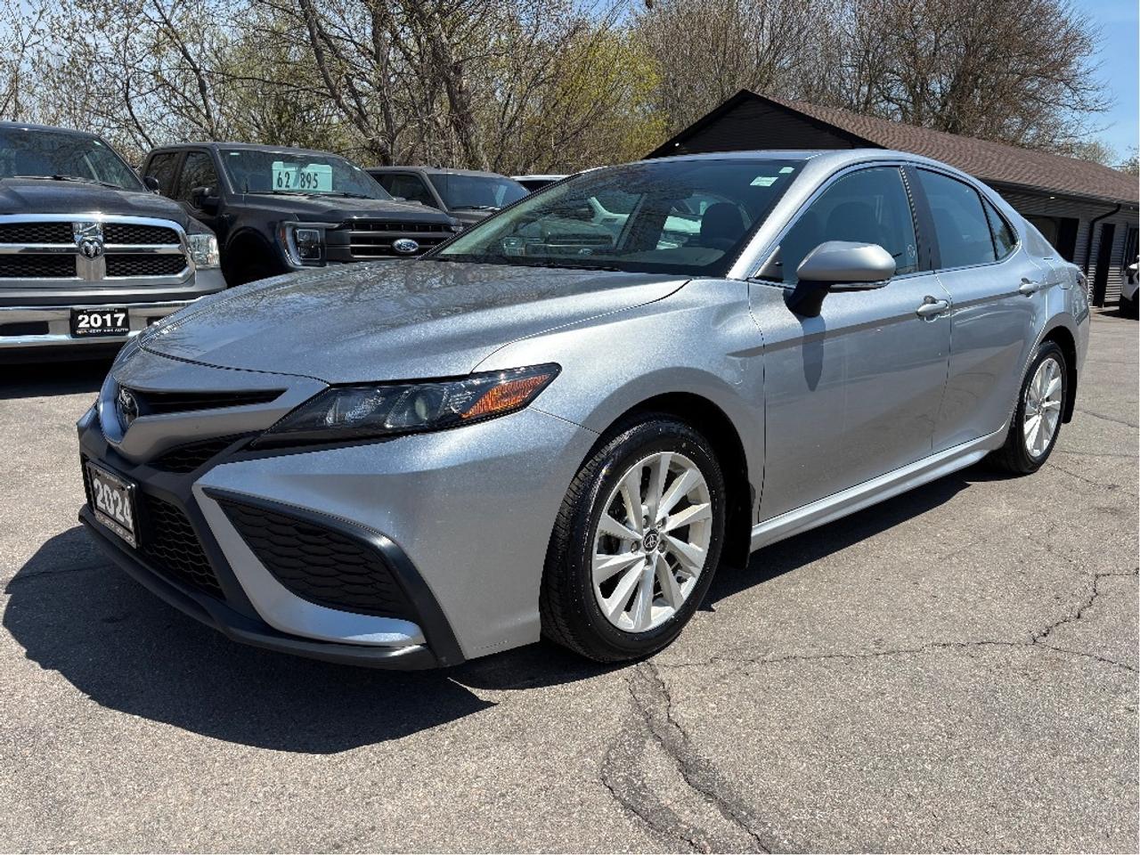2024 Toyota Camry SE SOFTEX LEATHER HEATED STEERING CLEAN CARF Photo