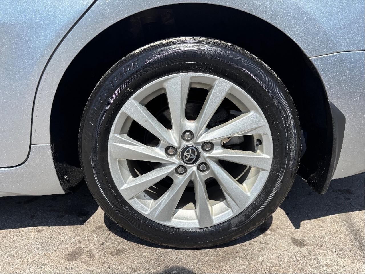 2024 Toyota Camry SE SOFTEX LEATHER HEATED STEERING CLEAN CARF Photo