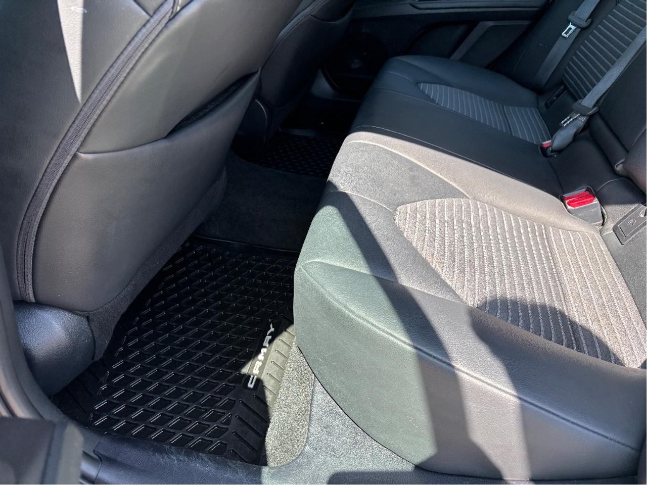 2024 Toyota Camry SE SOFTEX LEATHER HEATED STEERING CLEAN CARF Photo