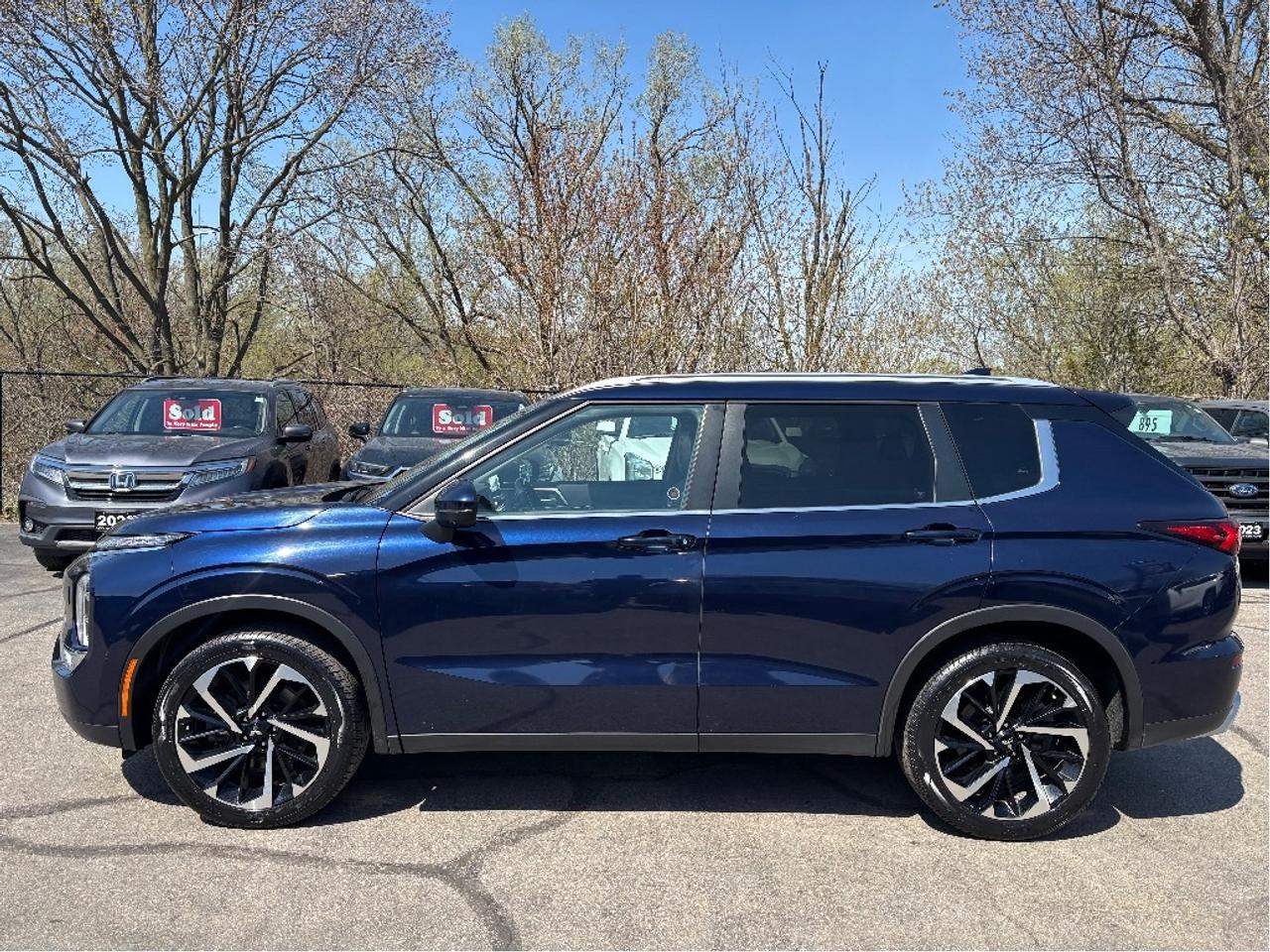 2024 Mitsubishi Outlander SE 7 PASS LEATHER NAV PANO ROOF CLEAN CA Photo