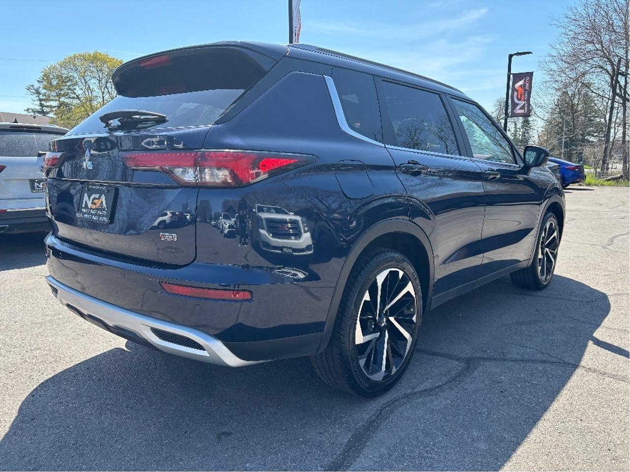 2024 Mitsubishi Outlander SE 7 PASS LEATHER NAV PANO ROOF CLEAN CA Photo