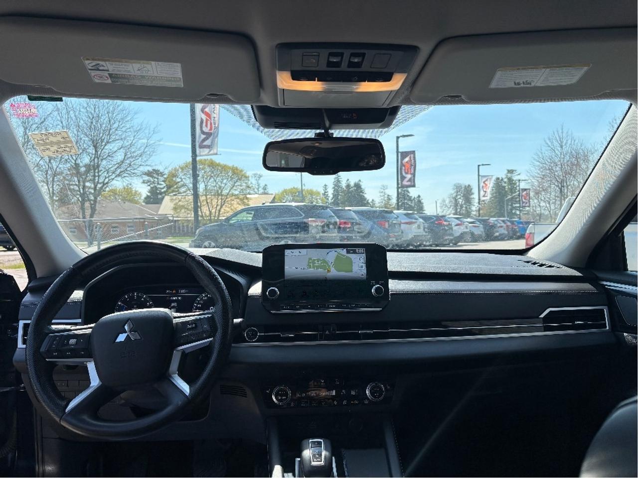 2024 Mitsubishi Outlander SE 7 PASS LEATHER NAV PANO ROOF CLEAN CA Photo