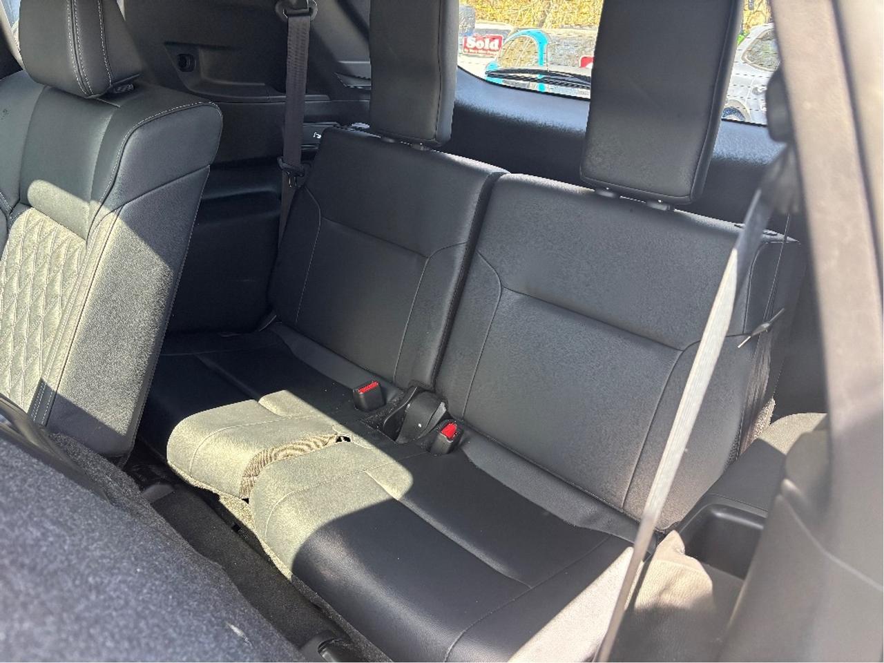 2024 Mitsubishi Outlander SE 7 PASS LEATHER NAV PANO ROOF CLEAN CA Photo