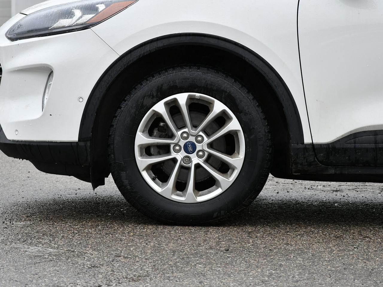 2021 Ford Escape AWD   FUEL EFFICIENT   CLEAN CARFAX Photo