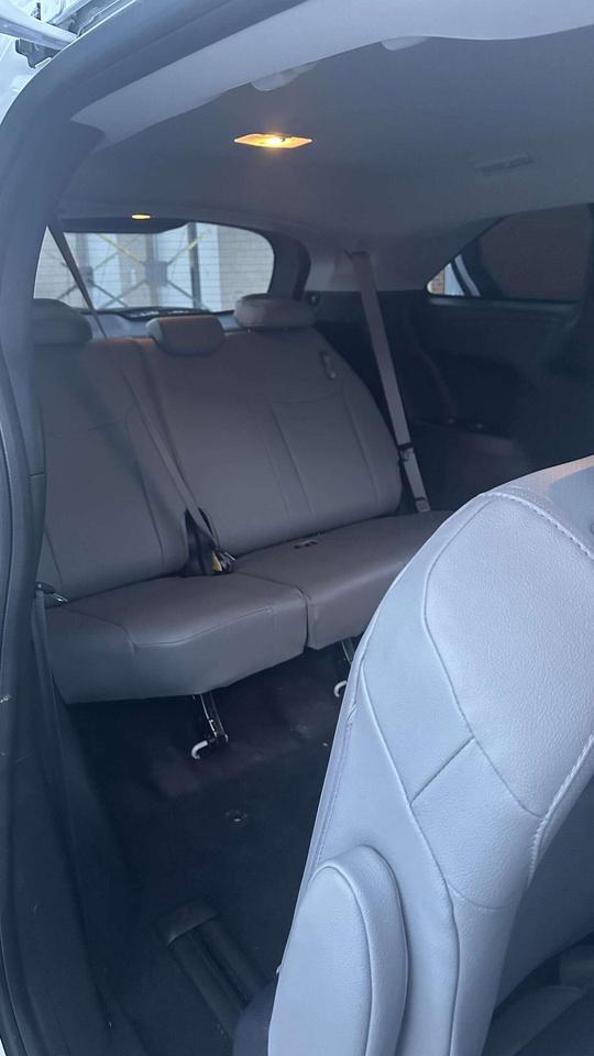 2025 Toyota Sienna XLE/ LEATHER/ 8 PASSENGER/ ALLOY/ SUNROOF Photo