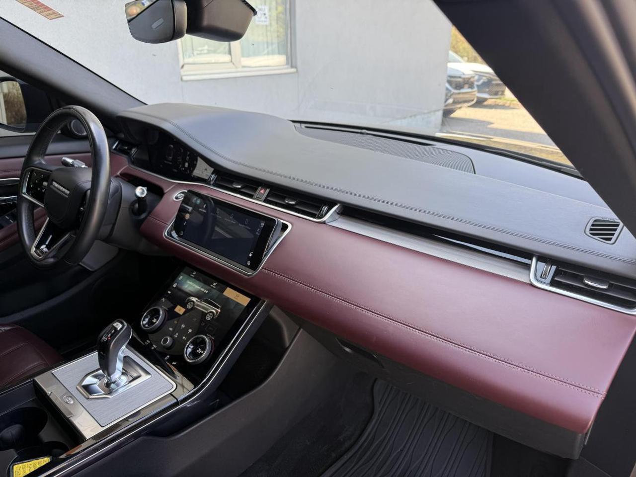 2021 Land Rover Range Rover Evoque P250 SE Photo