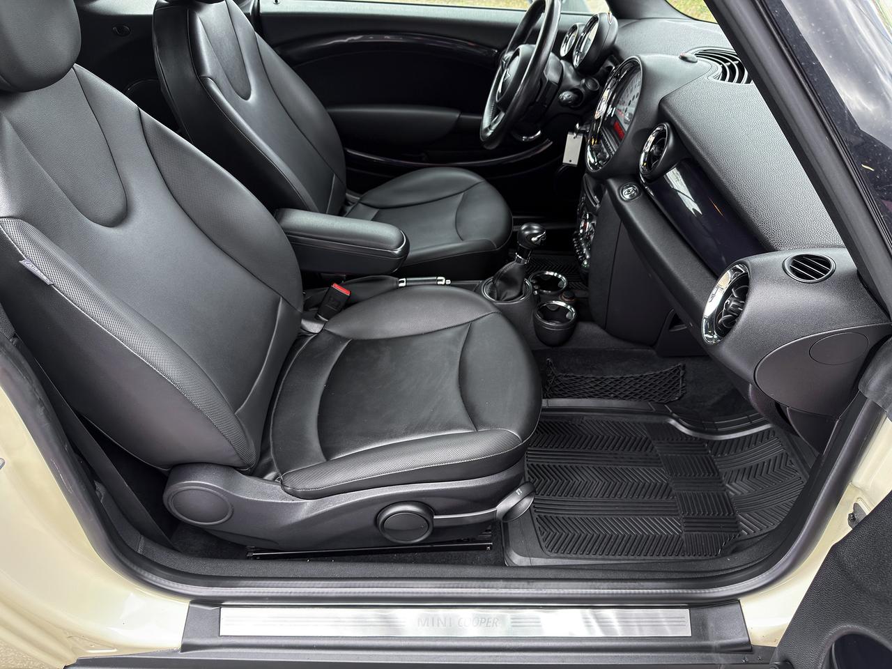 2011 MINI Cooper Convertible Photo