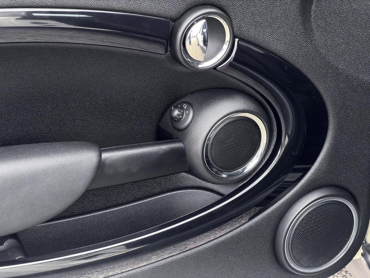 2011 MINI Cooper Convertible Photo