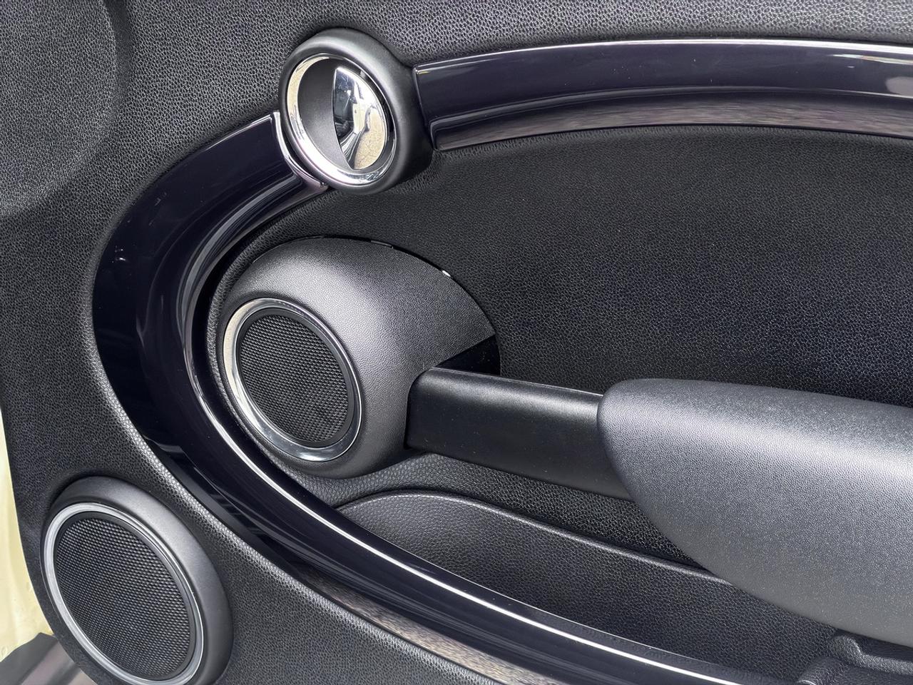 2011 MINI Cooper Convertible Photo