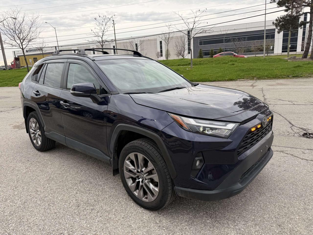 2024 Toyota RAV4 XLE AWD BLIND SPOT SUNROOF LEATHER CERTIFIED Photo