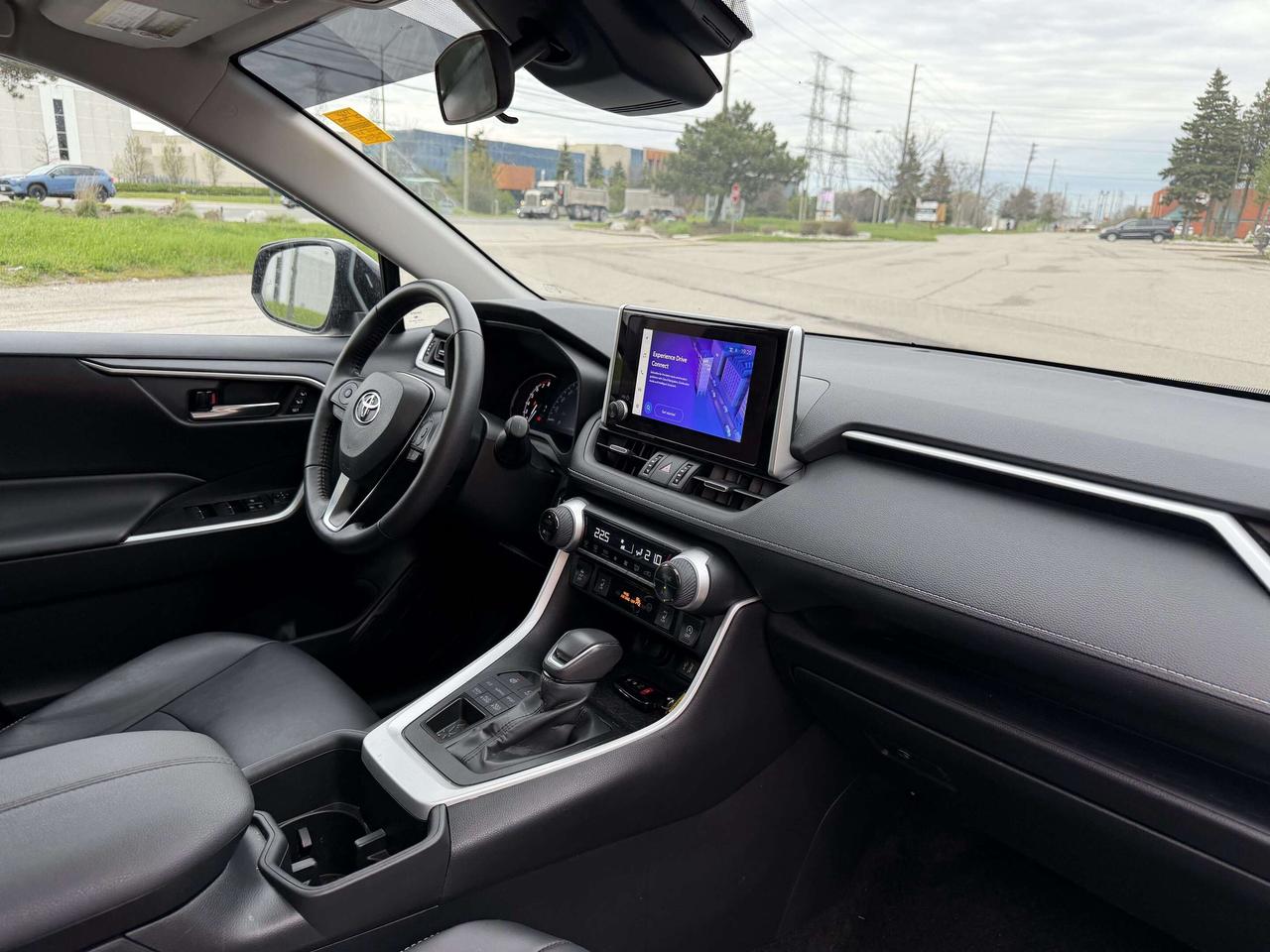 2024 Toyota RAV4 XLE AWD BLIND SPOT SUNROOF LEATHER CERTIFIED Photo