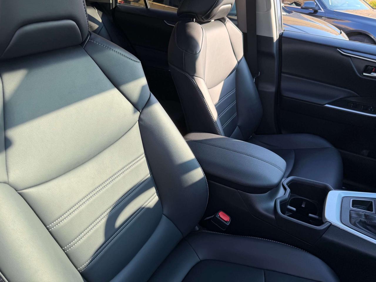 2024 Toyota RAV4 XLE AWD BLIND SPOT SUNROOF LEATHER CERTIFIED Photo