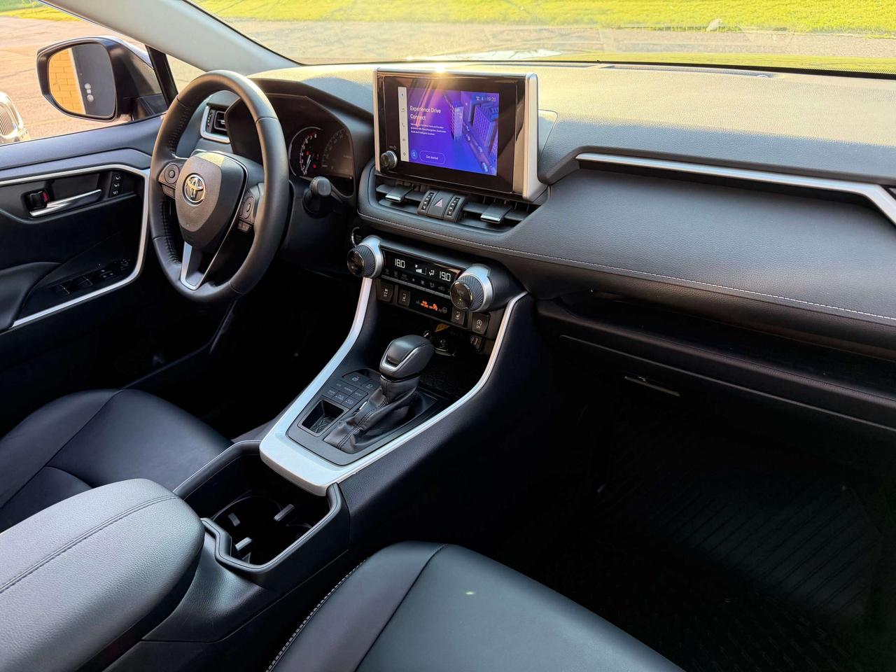 2024 Toyota RAV4 XLE AWD BLIND SPOT SUNROOF LEATHER CERTIFIED Photo