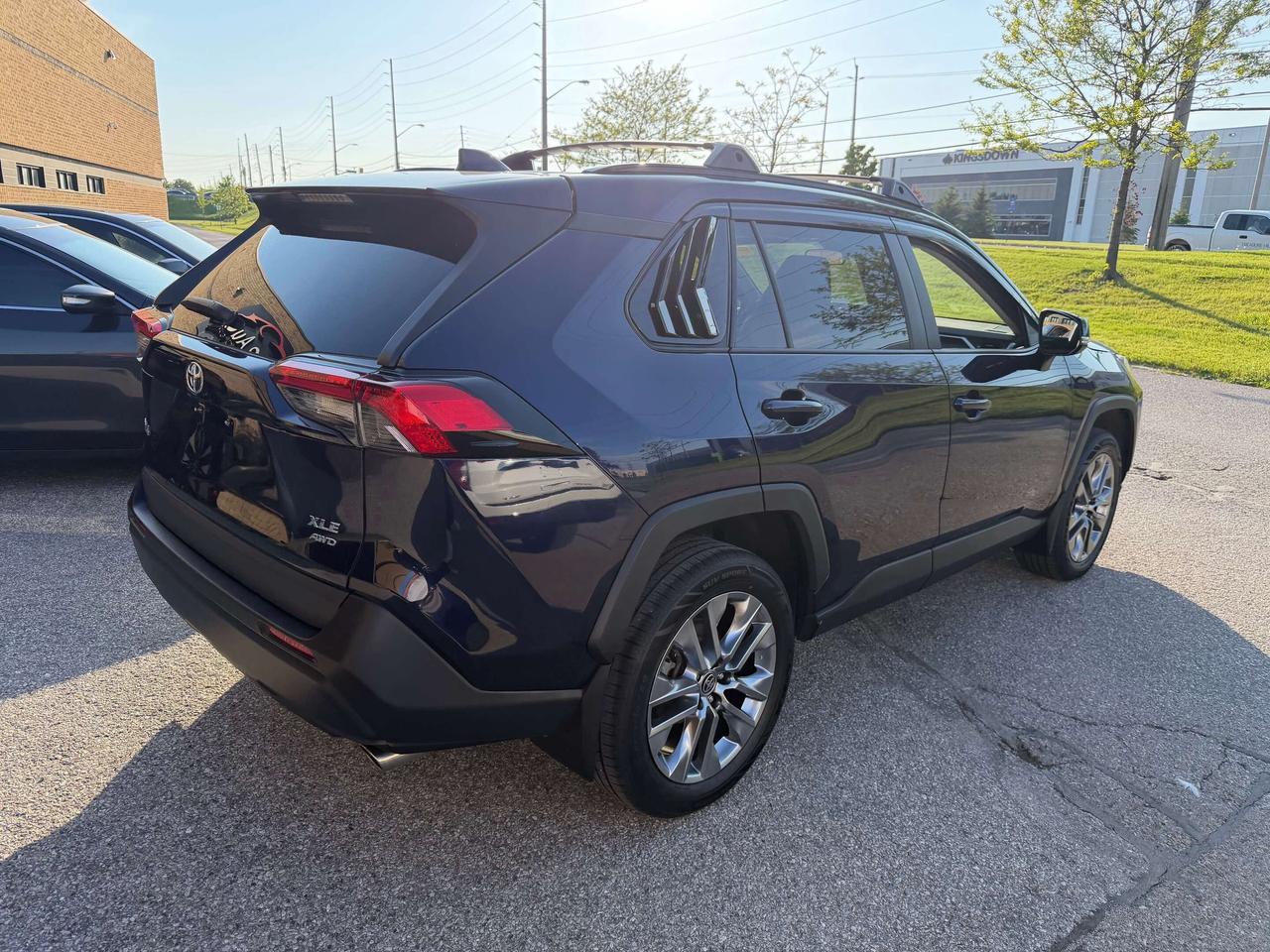 2024 Toyota RAV4 XLE AWD BLIND SPOT SUNROOF LEATHER CERTIFIED Photo
