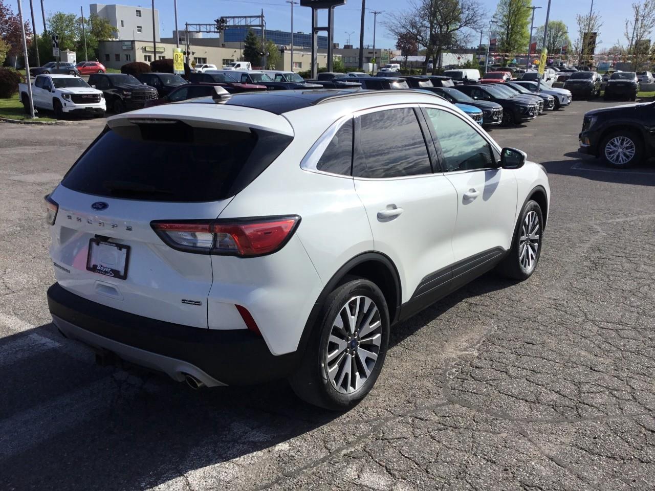 2022 Ford Escape Titanium Hybrid Photo