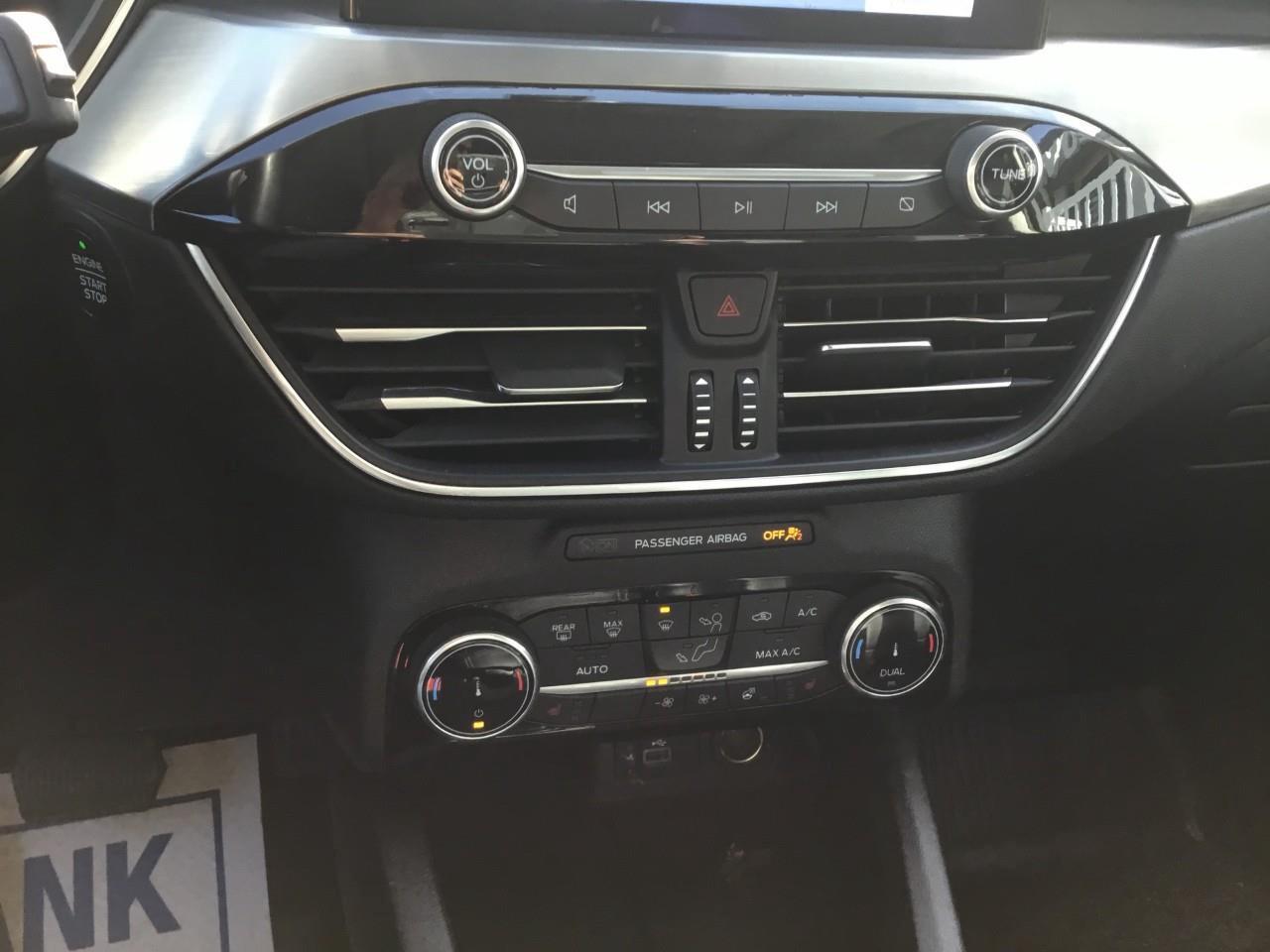 2022 Ford Escape Titanium Hybrid Photo
