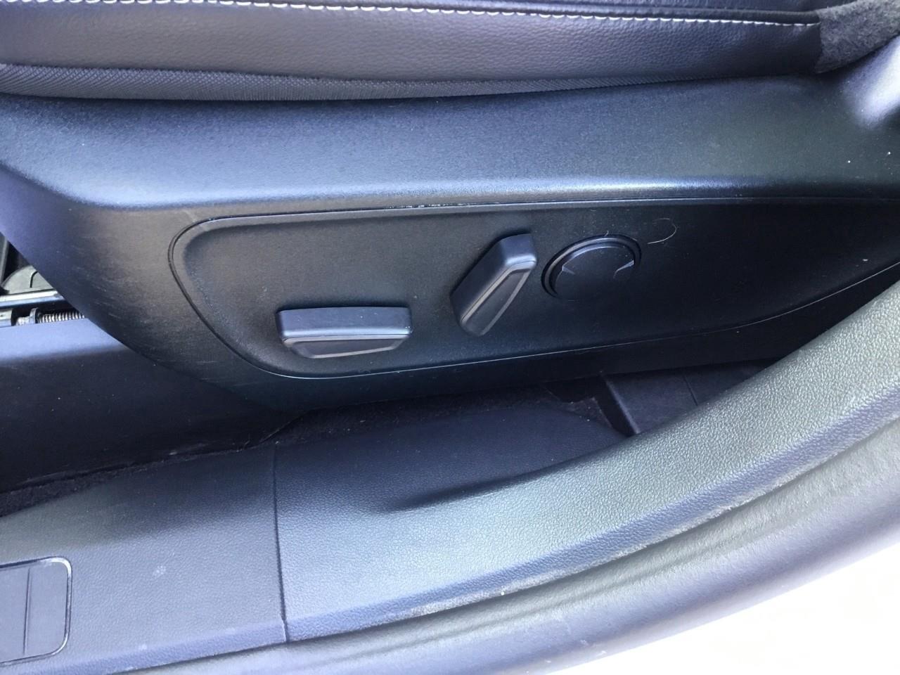 2022 Ford Escape Titanium Hybrid Photo