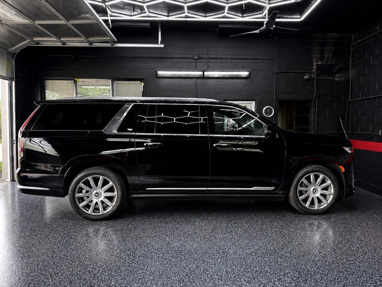 2022 Cadillac Escalade ESV Premium Luxury Platinum Photo
