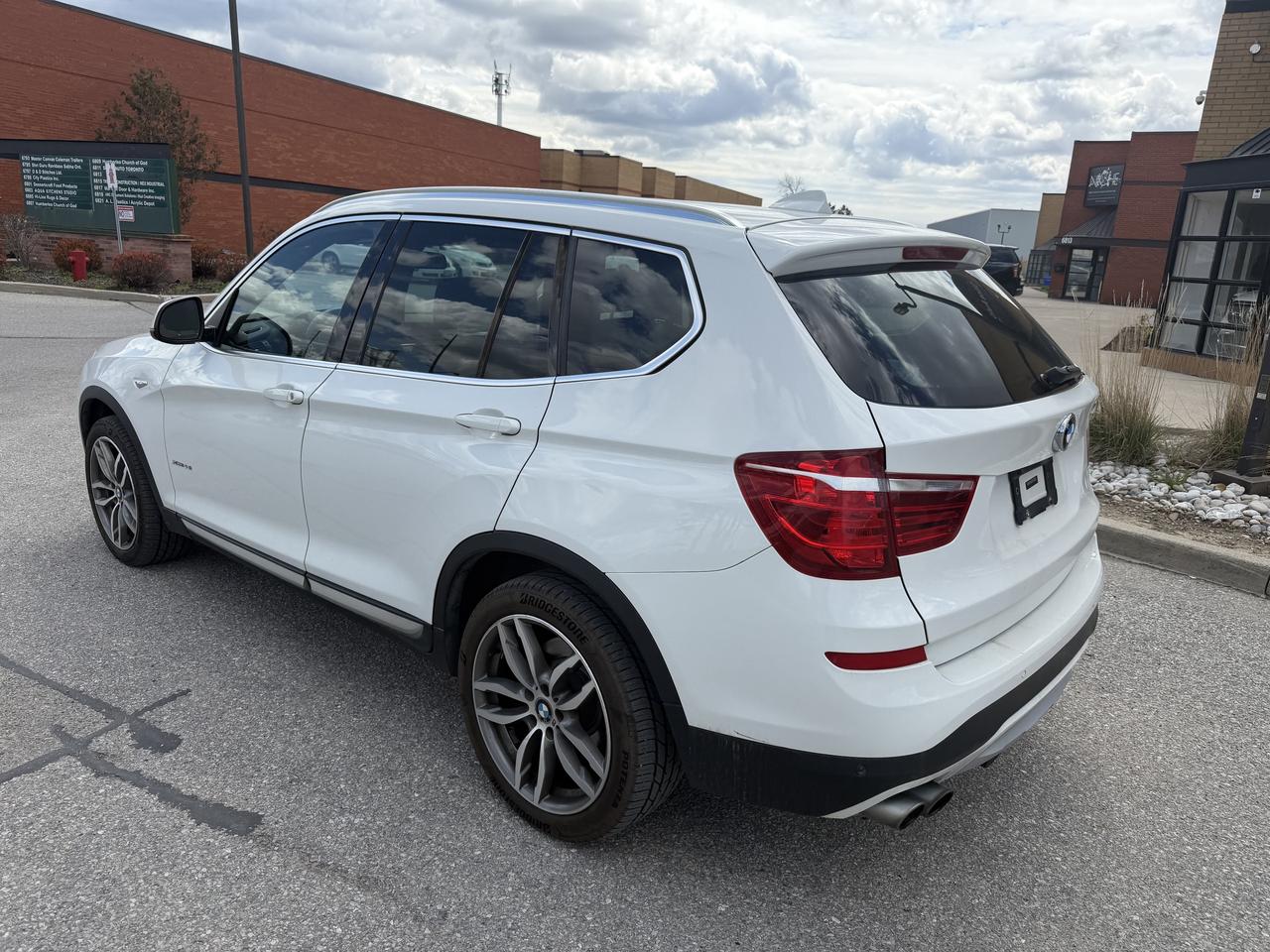 2015 BMW X3 AWD xDrive28i Harmon Kardon Winter tires on Rims Photo