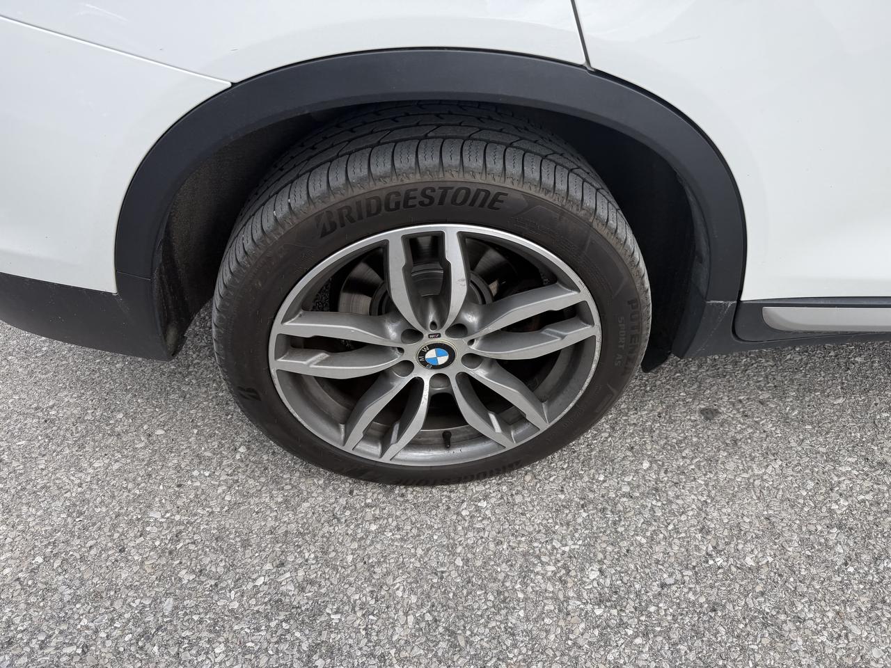 2015 BMW X3 AWD xDrive28i Harmon Kardon Winter tires on Rims Photo