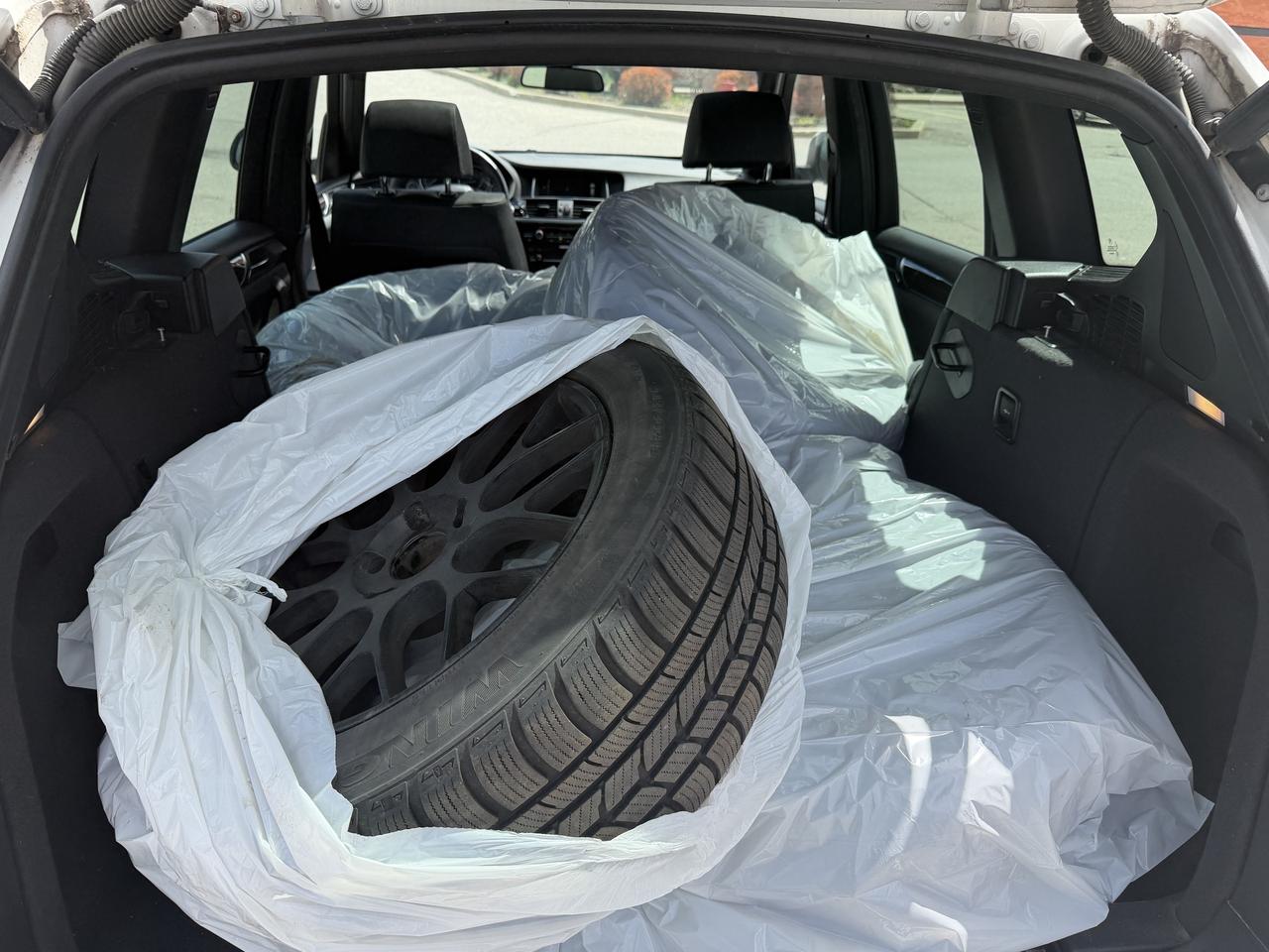 2015 BMW X3 AWD xDrive28i Harmon Kardon Winter tires on Rims Photo