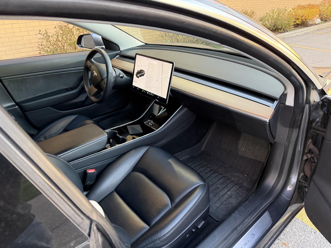 2019 Tesla Model 3 Standard Range Plus 1 Owner 2 Sets of Wheels Photo