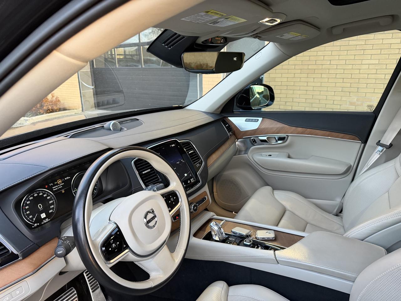 2019 Volvo XC90 T8 eAWD Plug-In Hybrid Inscription Clean Carfax Photo