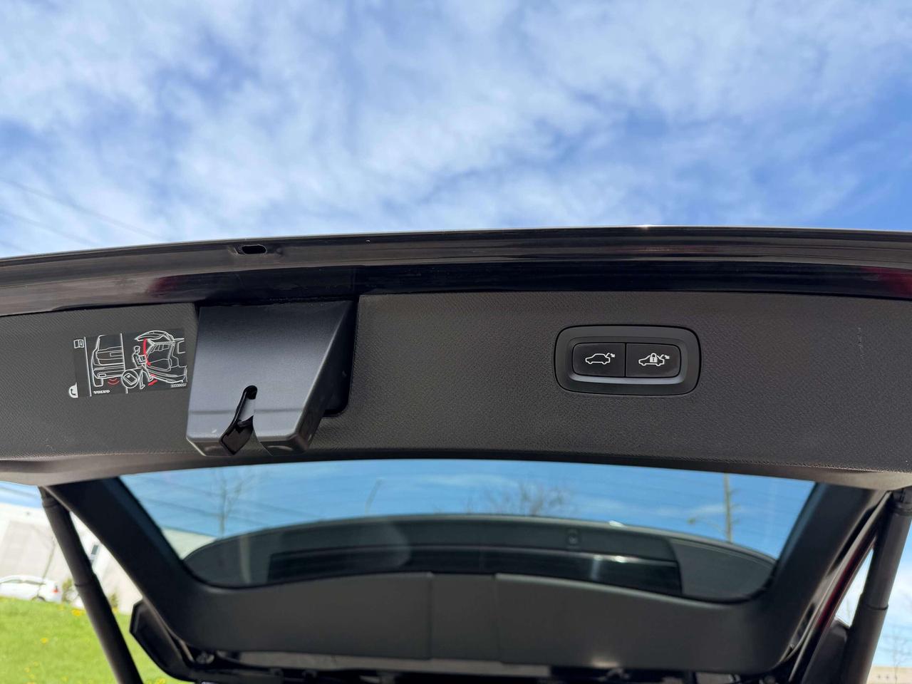 2019 Volvo XC90 T8 eAWD Plug-In Hybrid Inscription Clean Carfax Photo