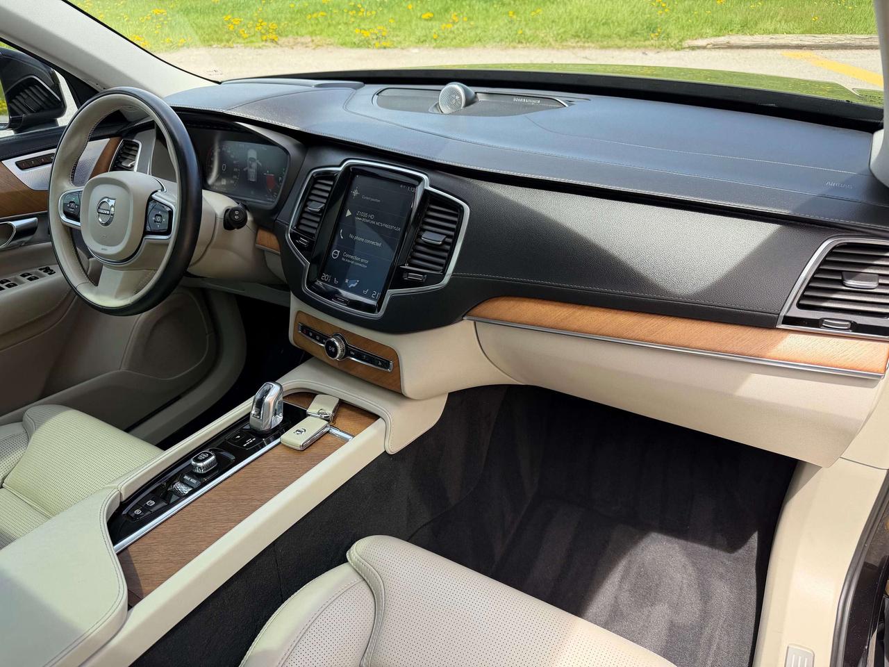 2019 Volvo XC90 T8 eAWD Plug-In Hybrid Inscription Clean Carfax Photo