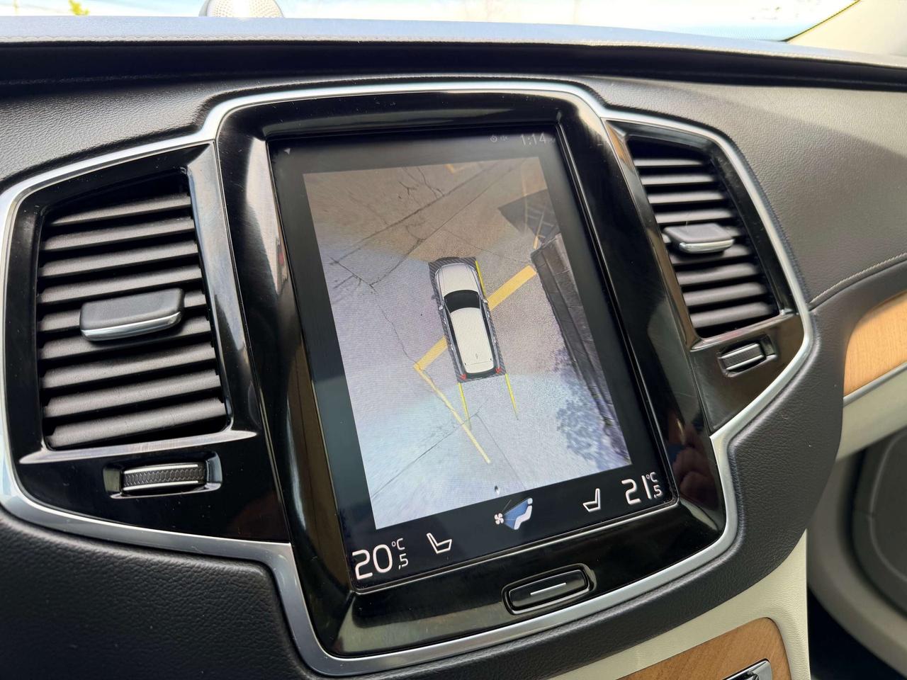 2019 Volvo XC90 T8 eAWD Plug-In Hybrid Inscription Clean Carfax Photo