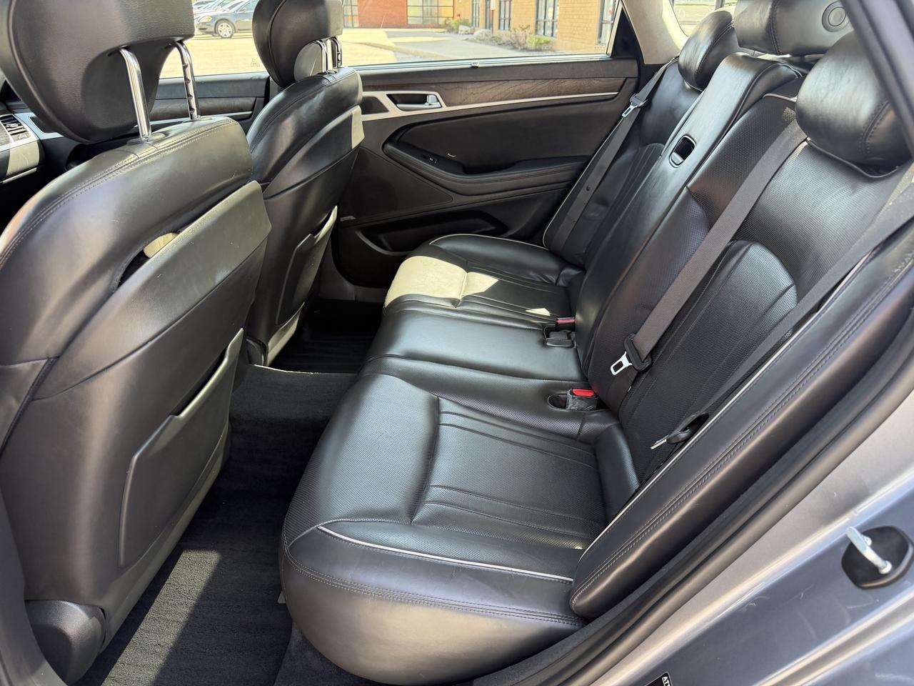 2015 Hyundai Genesis Sedan 5.0 AWD Ultimate Leather Heads Up Cooled Seat Photo