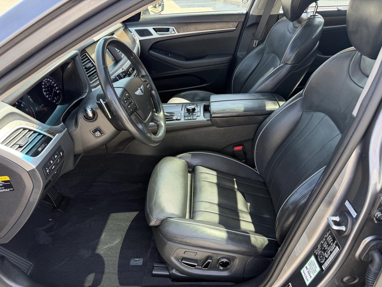 2015 Hyundai Genesis Sedan 5.0 AWD Ultimate Leather Heads Up Cooled Seat Photo