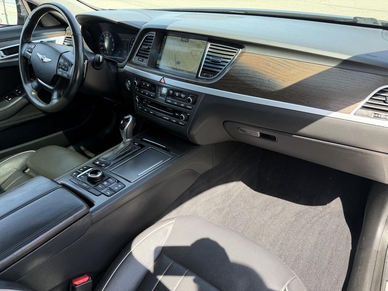 2015 Hyundai Genesis Sedan 5.0 AWD Ultimate Leather Heads Up Cooled Seat Photo