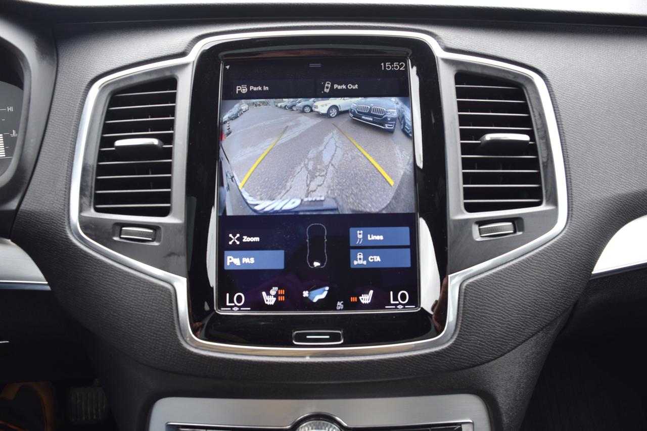 2017 Volvo XC90 T6 Momentum AWD Photo
