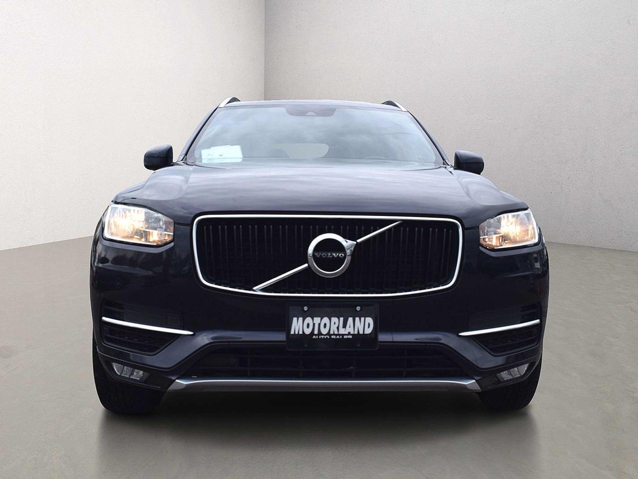 2017 Volvo XC90 T6 Momentum AWD Photo