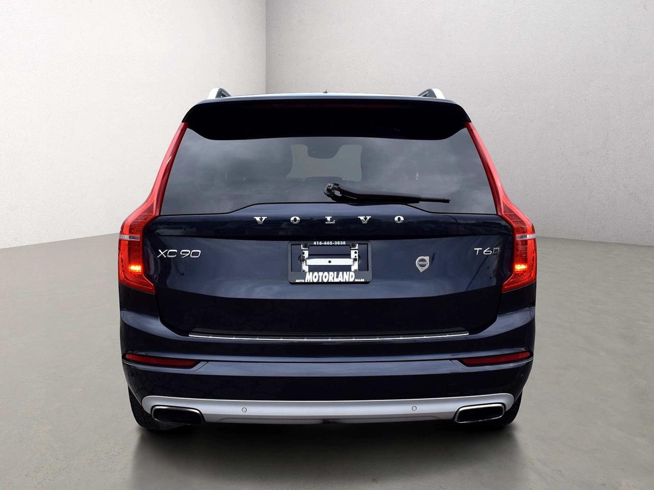 2017 Volvo XC90 T6 Momentum AWD Photo